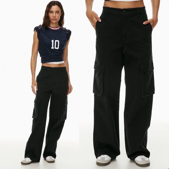 Aritzia Pants - Aritzia TNA Cargo Wide leg Pant Black size 6 Women’s Pant